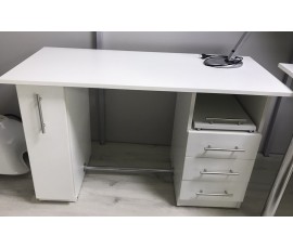 Стол маникюрный с карго