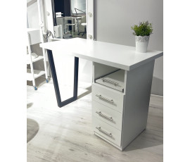 Стол маникюрный с металлической ножкой